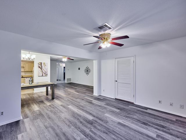 2638 Gately Drive E 106, West Palm Beach, FL 33415