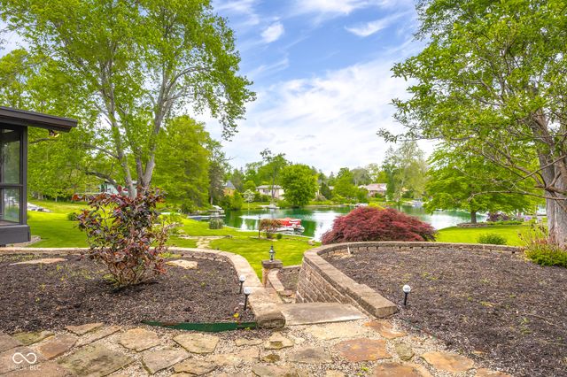 309 Flatrock Drive, Columbus, IN 47201