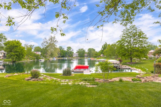 309 Flatrock Drive, Columbus, IN 47201