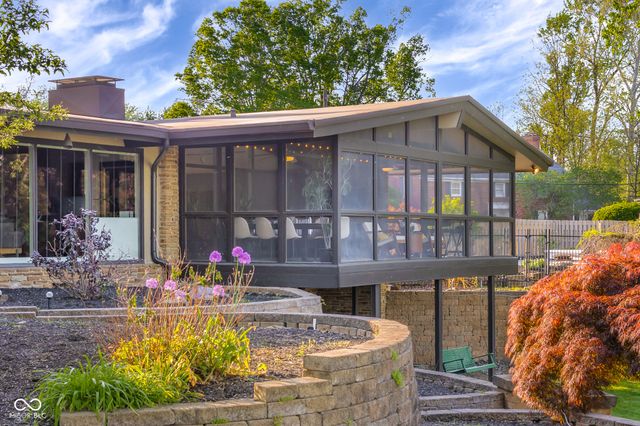 309 Flatrock Drive, Columbus, IN 47201