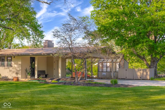 309 Flatrock Drive, Columbus, IN 47201