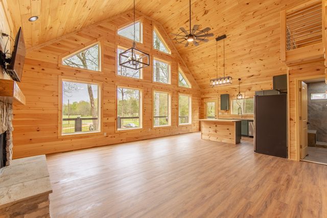 55 Kiki Cove, Clifton, TN 38425