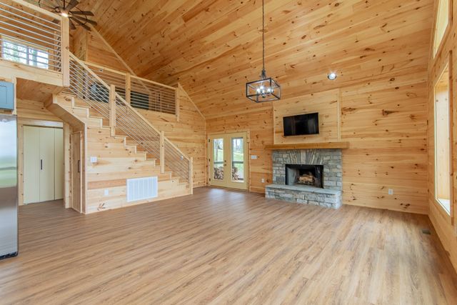 55 Kiki Cove, Clifton, TN 38425