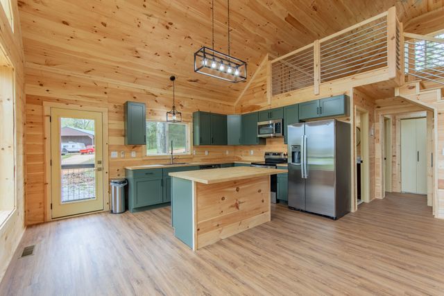 55 Kiki Cove, Clifton, TN 38425