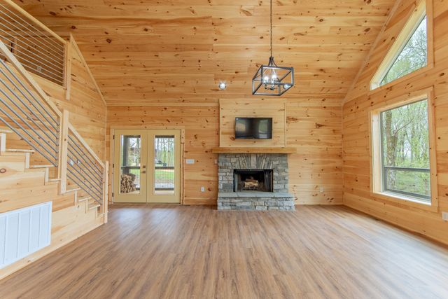 55 Kiki Cove, Clifton, TN 38425