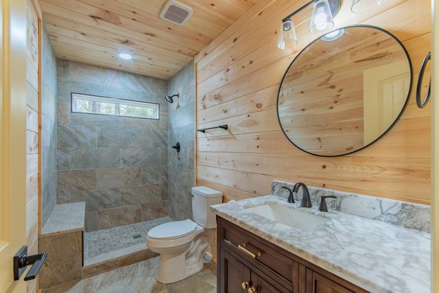 55 Kiki Cove, Clifton, TN 38425