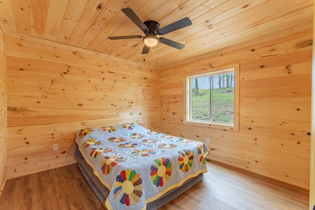 55 Kiki Cove, Clifton, TN 38425