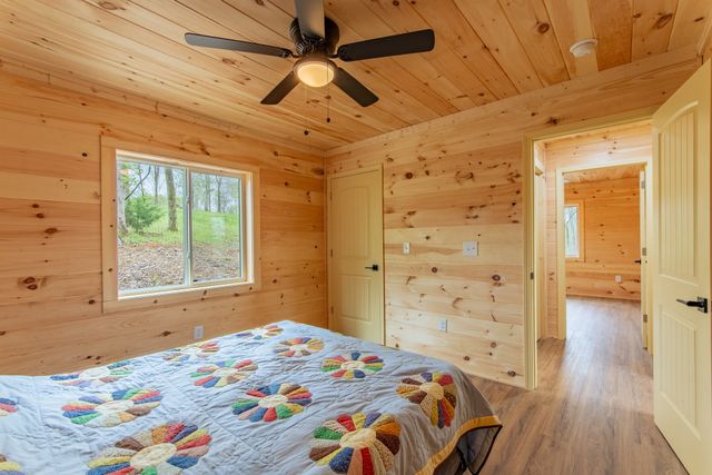 55 Kiki Cove, Clifton, TN 38425