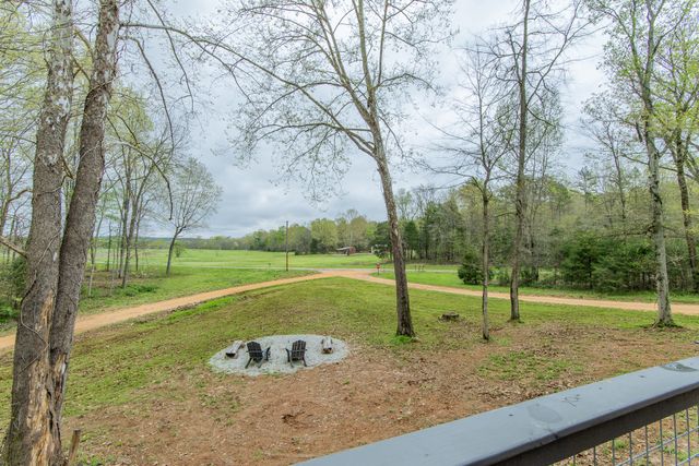 55 Kiki Cove, Clifton, TN 38425
