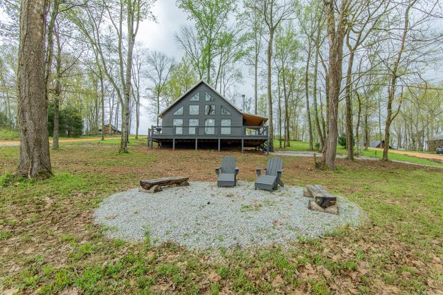55 Kiki Cove, Clifton, TN 38425