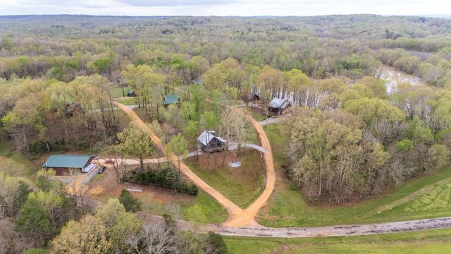 55 Kiki Cove, Clifton, TN 38425