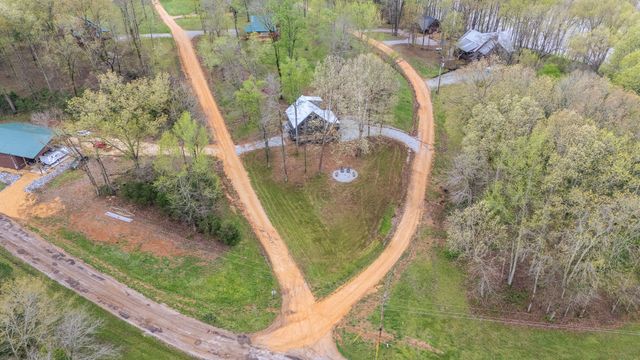 55 Kiki Cove, Clifton, TN 38425