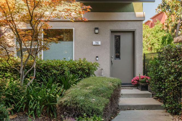 796 Carbon Ct, West Sacramento, CA 95691