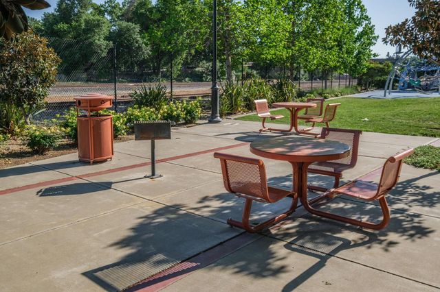 796 Carbon Ct, West Sacramento, CA 95691