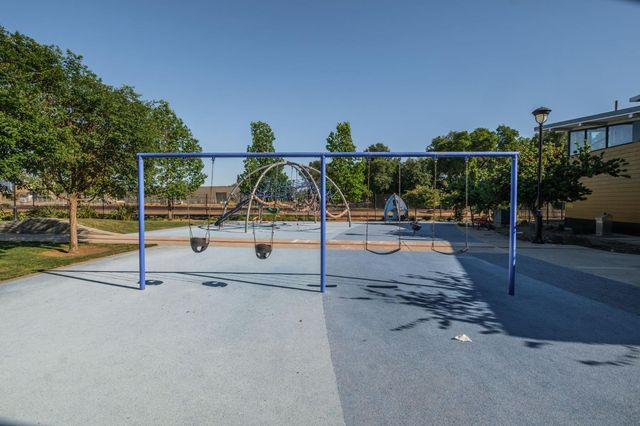 796 Carbon Ct, West Sacramento, CA 95691