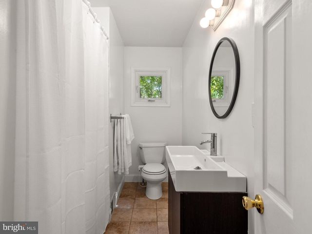 1200 TYLER AVE, Phoenixville, PA 19460
