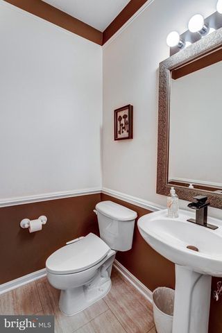 1004 OAKWOOD CT, Fredericksburg, VA 22401