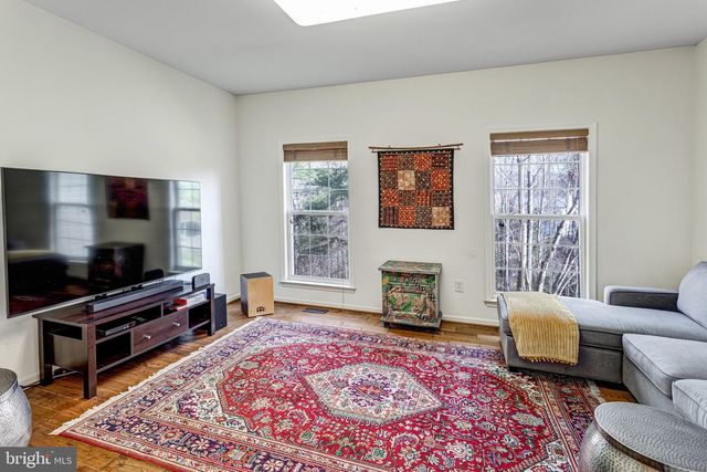 1004 OAKWOOD CT, Fredericksburg, VA 22401