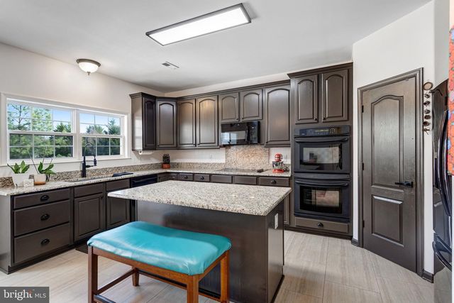 1004 OAKWOOD CT, Fredericksburg, VA 22401