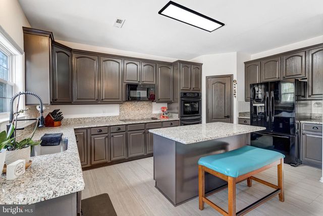 1004 OAKWOOD CT, Fredericksburg, VA 22401