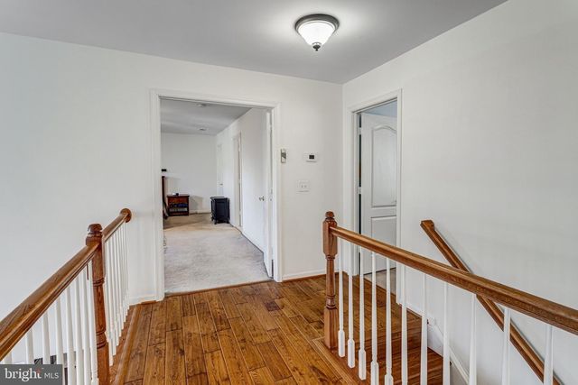 1004 OAKWOOD CT, Fredericksburg, VA 22401