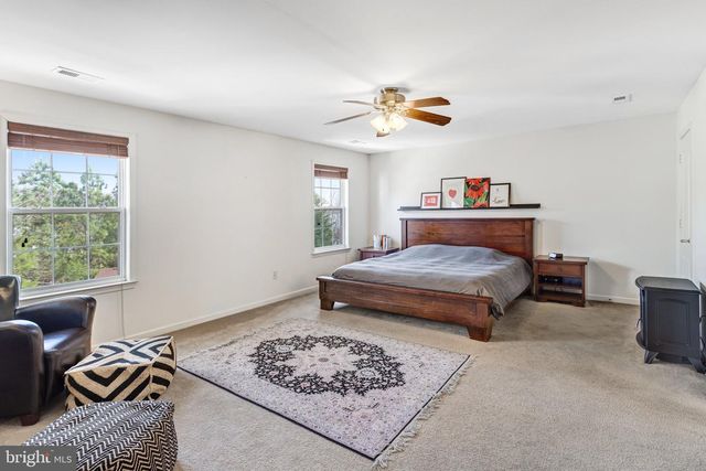 1004 OAKWOOD CT, Fredericksburg, VA 22401