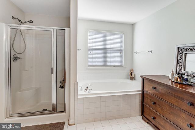 1004 OAKWOOD CT, Fredericksburg, VA 22401