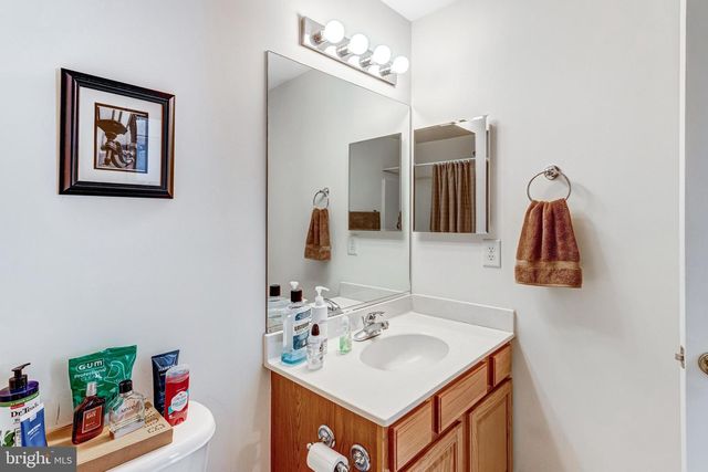 1004 OAKWOOD CT, Fredericksburg, VA 22401