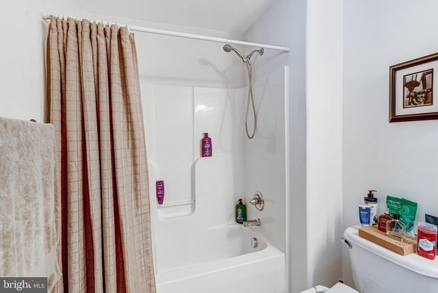 1004 OAKWOOD CT, Fredericksburg, VA 22401