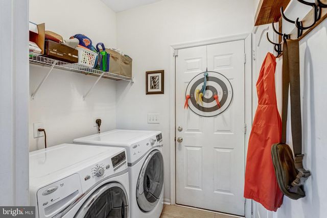 1004 OAKWOOD CT, Fredericksburg, VA 22401