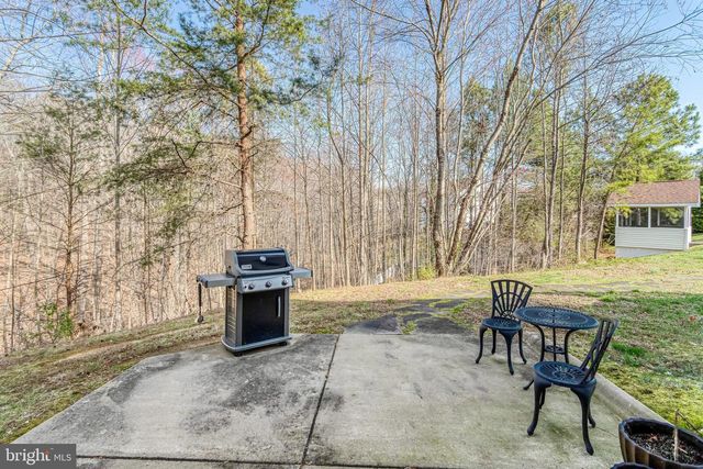 1004 OAKWOOD CT, Fredericksburg, VA 22401