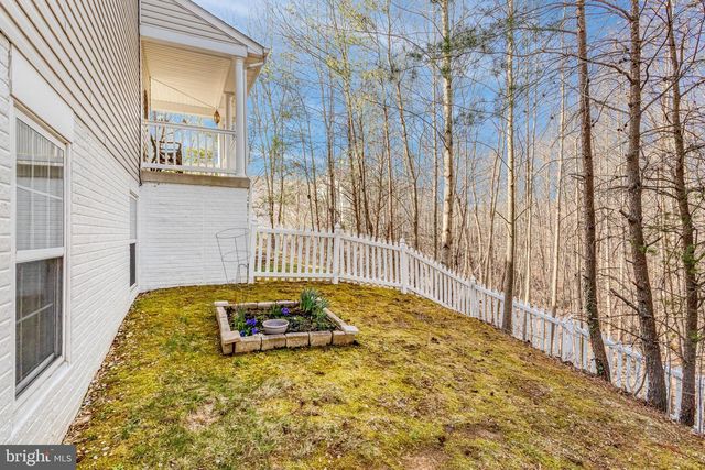 1004 OAKWOOD CT, Fredericksburg, VA 22401