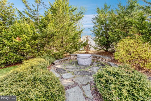 1004 OAKWOOD CT, Fredericksburg, VA 22401