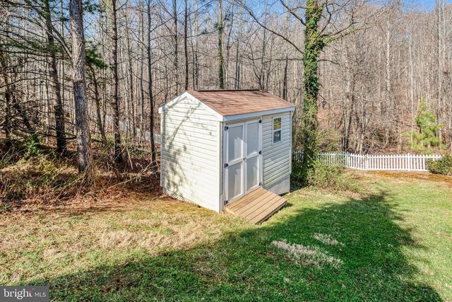 1004 OAKWOOD CT, Fredericksburg, VA 22401