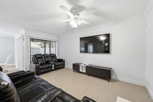 301 LAKEWOOD Drive 8A, Jupiter, FL 33458