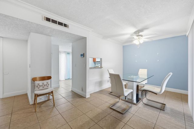 301 LAKEWOOD Drive 8A, Jupiter, FL 33458