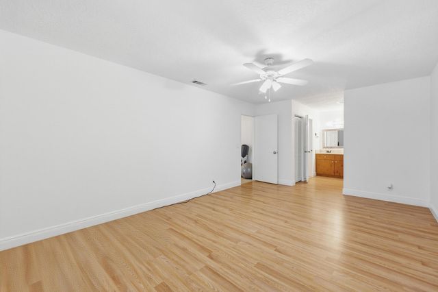 301 LAKEWOOD Drive 8A, Jupiter, FL 33458