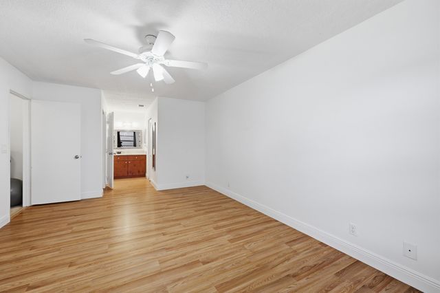 301 LAKEWOOD Drive 8A, Jupiter, FL 33458