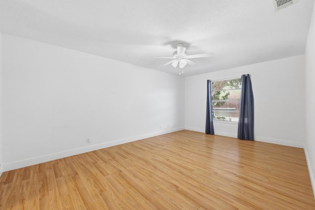 301 LAKEWOOD Drive 8A, Jupiter, FL 33458