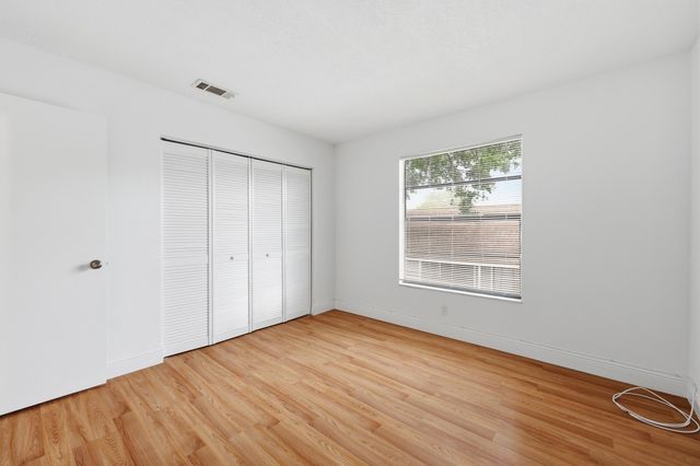 301 LAKEWOOD Drive 8A, Jupiter, FL 33458