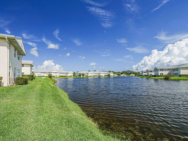 870 Lake Orchid Circle 204, Vero Beach, FL 32962