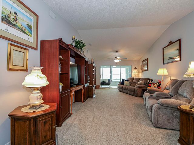 870 Lake Orchid Circle 204, Vero Beach, FL 32962