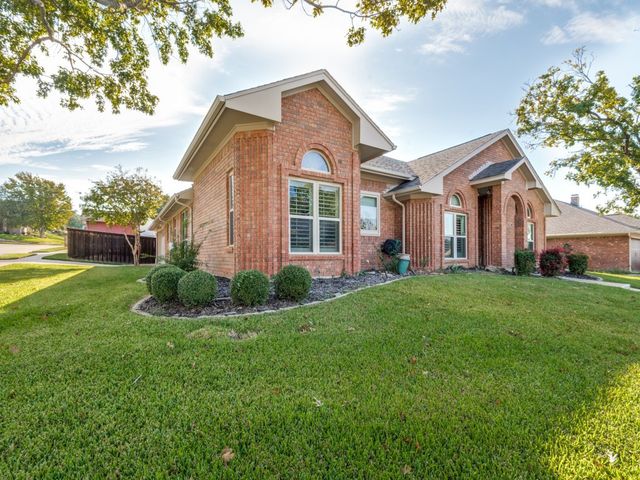 3324 Timber Grove Drive, Bedford, TX 76021