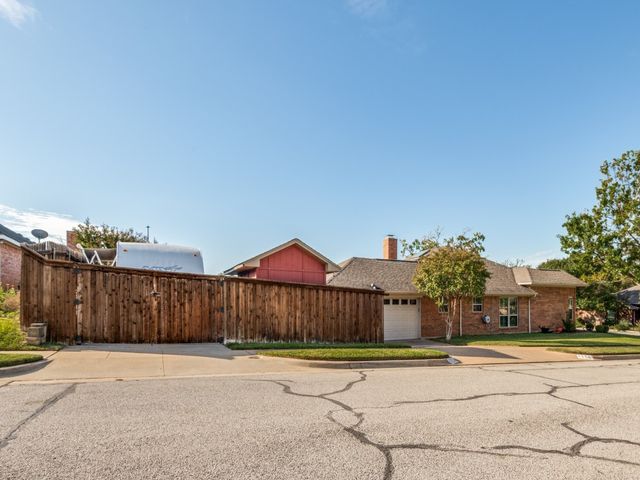 3324 Timber Grove Drive, Bedford, TX 76021