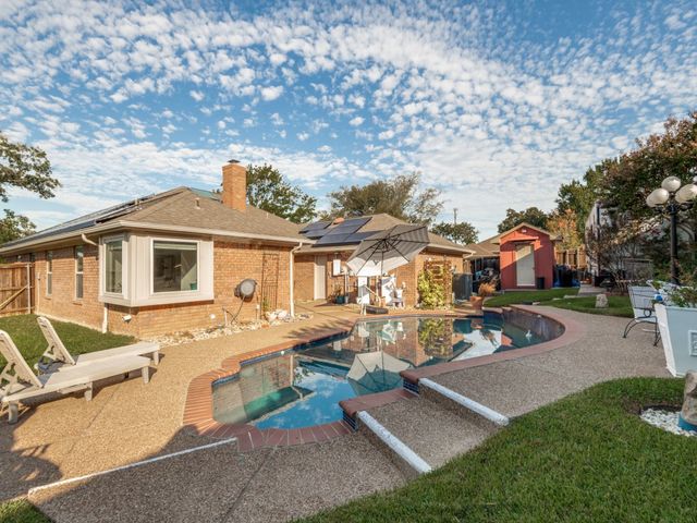 3324 Timber Grove Drive, Bedford, TX 76021