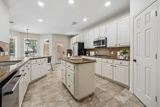 23 Broadweather Place, The Woodlands, TX 77382