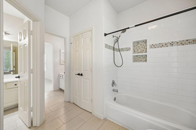 23 Broadweather Place, The Woodlands, TX 77382