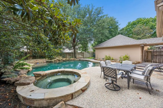 23 Broadweather Place, The Woodlands, TX 77382