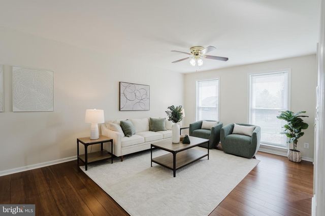 33 HUMMINGBIRD LN, Newark, DE 19711