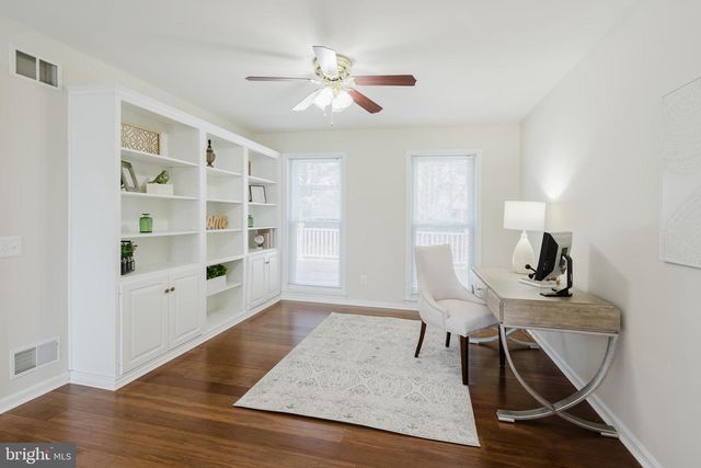 33 HUMMINGBIRD LN, Newark, DE 19711